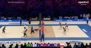 Brasil perde para Polônia na VNL com lance bizarro de Flávio escorregando