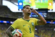 Bruno Guimarães informa Newcastle que quer Arsenal