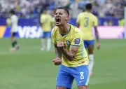 Bruno Guimarães: papel defensivo com Martinelli no lugar de Paquetá
