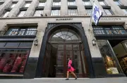 Burberry tem alta de 5% nas vendas do 1º trimestre fiscal