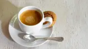 Café com fé: a história da bebida que uniu religião e best-sellers no Brasil