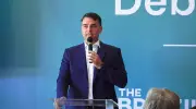 Caiado e Renan Santos criticam Flávio Bolsonaro por discurso sobre urnas