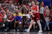 Caitlin Clark faz história na WNBA com 45 pontos e 10 assistências