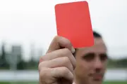 Calor extremo reduz cartões no futebol amador alemão, aponta estudo