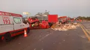 Caminhoneiro de 63 anos fica gravemente ferido em acidente na BR-365 em Patos de Minas