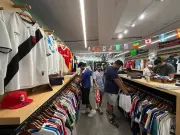 Camisa de Felipe Melo da Copa de 2010 é vendida por R$ 13,7 mil em NY