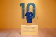 Camisa de Pelé na final de 1958 é vendida por US$ 4,9 milhões