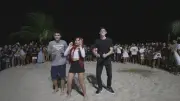 Campeonato de 'farmar aura' reúne jovens na Praia de Candeias em Jaboatão