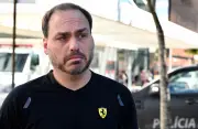 Carlos Bolsonaro critica militarização no governo do pai