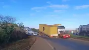 Carreta desacopla de cavalo mecânico e causa lentidão em Uberlândia