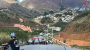 Carro bate em poste e deixa dois feridos em Coronel Fabriciano