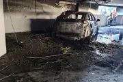 Carro elétrico pega fogo em São Sebastião e exige combate especial