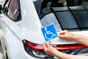 Carro PCD: isenções, CNH Especial e vagas exclusivas explicadas