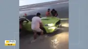 Carros atolam em praias de Salinas no Pará; veja vídeo