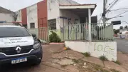 Casa abandonada em Cuiabá é interditada após morte de homem