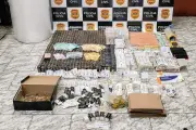 Casal preso por vender anabolizantes e medicamentos irregulares em Adamantina (SP)