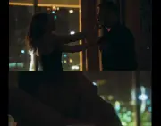 Cauã Reymond e Letícia Colin protagonizam cenas quentes em novos capítulos de 'Jogada de Risco'