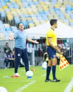 Ceni detona arbitragem após derrota do Bahia para o Fluminense