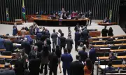 Câmara aprova urgência para projeto que equipara misoginia ao racismo