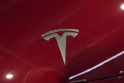 Com maiores despesas, lucro da Tesla recua 5% no 2º trimestre