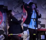 Comediante agredida com cadeirada em Florianópolis; vídeo choca