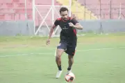 Comercial anuncia Matheus Arcanjo e vence na estreia da Copa Paulista