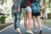 Como ajudar filhos a escolher amigos sem superproteção