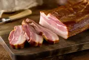 Como escolher bacon de qualidade no supermercado: dicas de especialistas