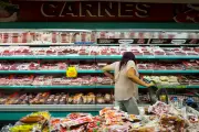 Compras em supermercados caem 66% durante jogo do Brasil na Copa