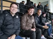 Corinthians Empata Amistoso e Enfrenta Crise Financeira com Saídas e Chegadas