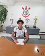 Corinthians enfrenta ação de R$ 10,5 mi de jovem lateral por rescisão