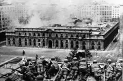 Crítica: 'Certos garotos' mostra subversão pop na ditadura de Pinochet