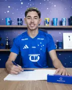 Cruzeiro contrata zagueiro Gustavo Inácio, ex-Al Ahli, para o Sub-20