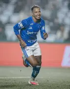 Cruzeiro vence Coritiba com retorno de Gerson e Matheus Pereira