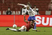 Cruzeiro vence Internacional com duas assistências de Fagner