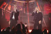 Danilo & Davi: a história do hit 'Não Mexe nas Minhas Gavetas' que dominou as rádios