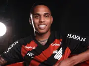 Dantas, do Athletico, se destaca por versatilidade e técnica enquanto aguarda fim de suspensão por doping