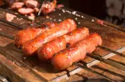 Dicas do chef Jefferson Rueda para escolher a linguiça ideal