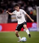 Diniz: Corinthians não corre risco de perder André e Bidon juntos