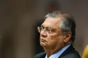 Dino bloqueia R$ 119 milhões de Valdemar e R$ 6 milhões de Cunha