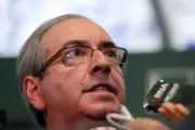 Dino bloqueia R$ 6 milhões de Cunha e Valdemar; defesa critica