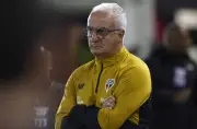 Dorival evita culpar problemas extracampo após derrota do São Paulo