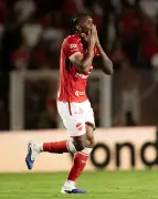 Douglas Mendes estreia com gol e Vila Nova vence Fortaleza na Série B