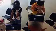 Dupla armada rouba motos de concessionária em São Luís