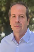 Economista aponta três canais de contaminação da economia brasileira pelo conflito no Oriente Médio