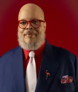 Ed Motta volta ao português em álbum nostálgico com electro funk e bossa nova