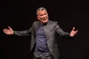 Eri Johnson apresenta solo 'Das Seis às Sete' com humor e fé