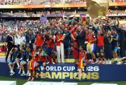 Espanha levanta taça da Copa 2026 com bandeiras regionais inusitadas