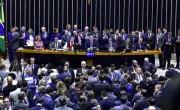 Estrutura partidária ignora eleição presidencial no Brasil