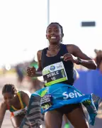 Etíope vence 15 km em Petrolina após ultrapassagem na linha final